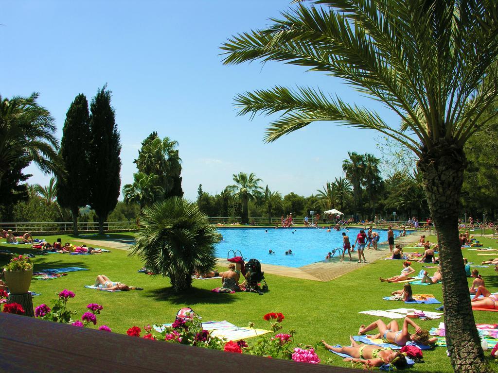Camping Vilanova Park ヴィラノヴァ・イ・ラ・ジェルトル エクステリア 写真
